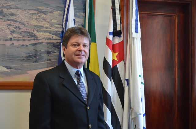 Prefeito Vlamir Sandei participa de inauguração da nova sede da APM