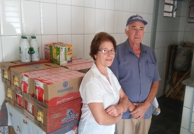 Assistência Social recebe doação de leite de munícipes