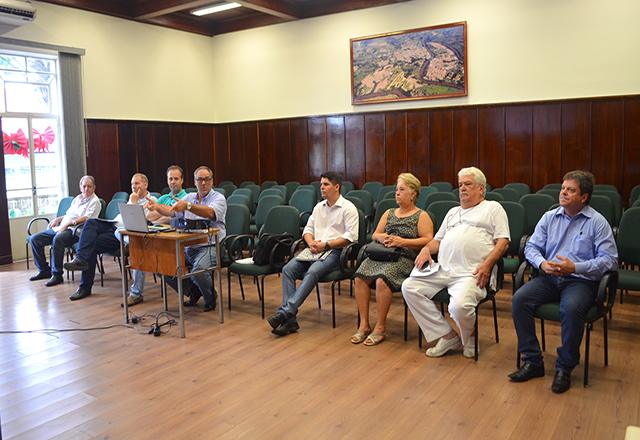 Diretrizes do Programa Município VerdeAzul são apresentadas no salão nobre
