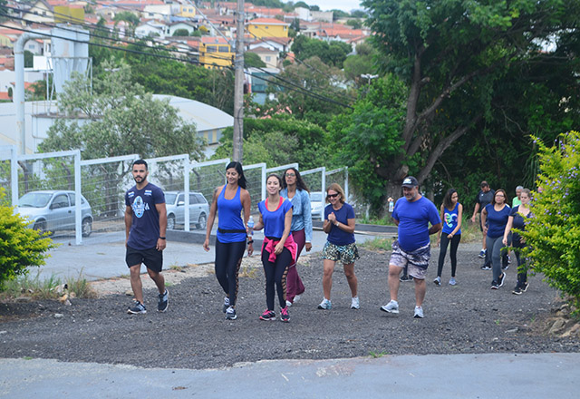 Caminhada FIT reúne pessoas para conscientização sobre o Novembro Azul
