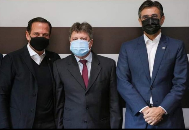 Prefeito Vlamir Sandei participa, hoje, 13/12, da reunião para assinatura da liberação de recursos para pavimentação asfáltica da Estrada Vicinal Frederico Zambianco