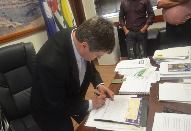 Executivo recebe devolução de valores do Legislativo referentes a 2019