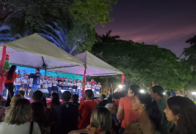 Natal Luz têm início em Tietê com apresentação de escolas e Carreta de Natal