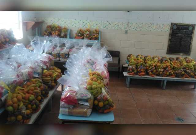 SECRETARIA MUNICIPAL DA EDUCAÇÃO INICIA A DISTRIBUIÇÃO DO KIT ALIMENTAÇÃO ESCOLAR EM CASA