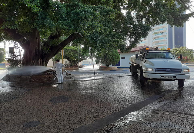 Prefeitura prossegue com serviços de higienização em espaços