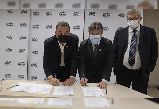 PREFEITO VLAMIR SANDEI ASSINA NOVO CONVÊNIO COM O GOVERNO DO ESTADO E GARANTE RECURSOS PARA RECAPEAMENTO DE RUAS NO BAIRRO POVO FELIZ