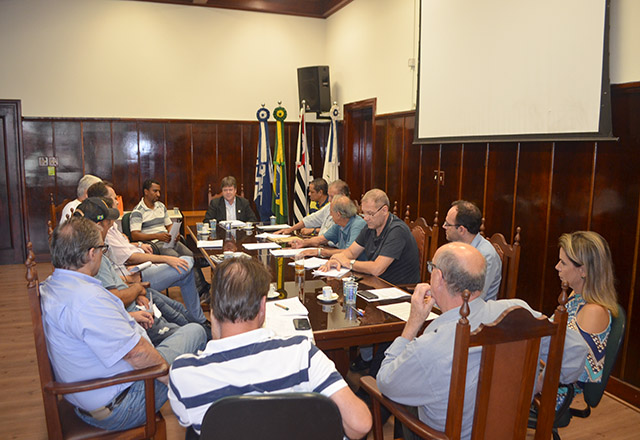 Prefeito Vlamir Sandei realiza última reunião de secretários do ano