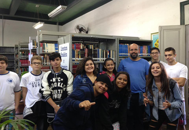 Alunos da EMEB Professora Maria José Pires Biagioni visitam Biblioteca Municipal