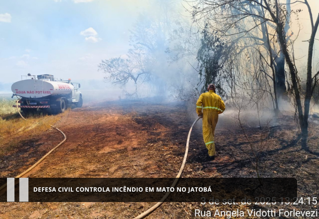 Defesa Civil controla incêndio em mato no Jatobá