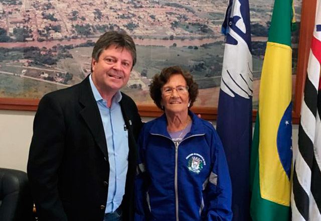 Vlamir Sandei recebe Guiomar Castilho