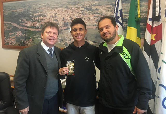 Tietê conquista ouro no Kickboxing