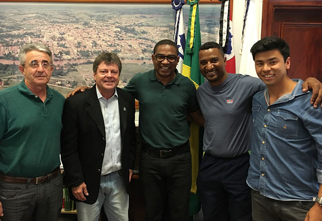 Vlamir recebe Cesar Sampaio para falar de projeto social