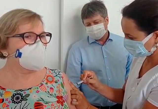 Começa a vacinação contra a COVID-19 em Tietê