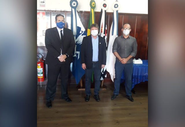 Novo gerente da Caixa Econômica Federal visitou o Prefeito Vlamir Sandei, nesta manhã