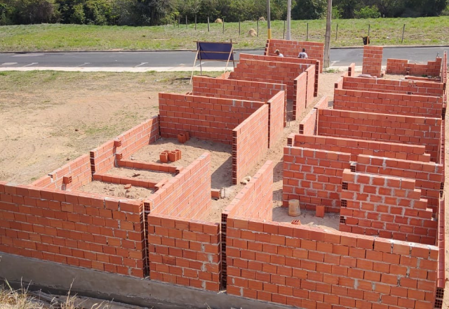 OBRAS DO CENTRO DE ESPECIALIDADES MÉDICAS MUNICIPAL (POLICLÍNICA) ESTÁ EM PLENO ANDAMENTO, COM EQUIPAMENTOS ADQUIRIDOS