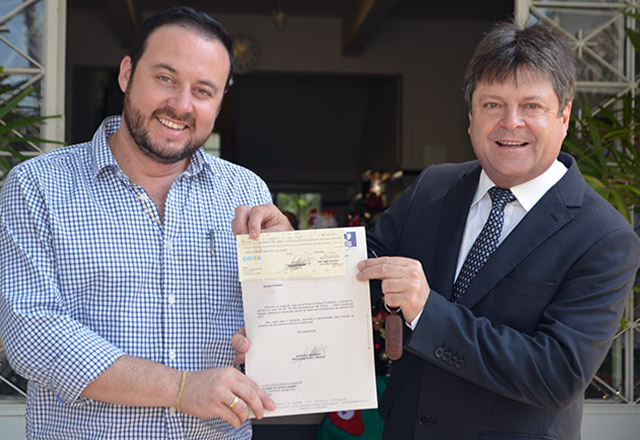 Vlamir Sandei recebe devolução de valores da Câmara