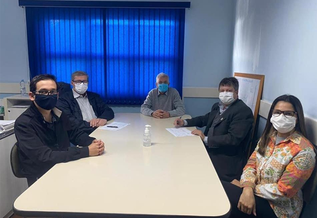 Durante parte da manhã da quarta-feira, 02/06, o Prefeito Vlamir Sandei visitou a autarquia do Samae e a estação central de tratamento de esgoto