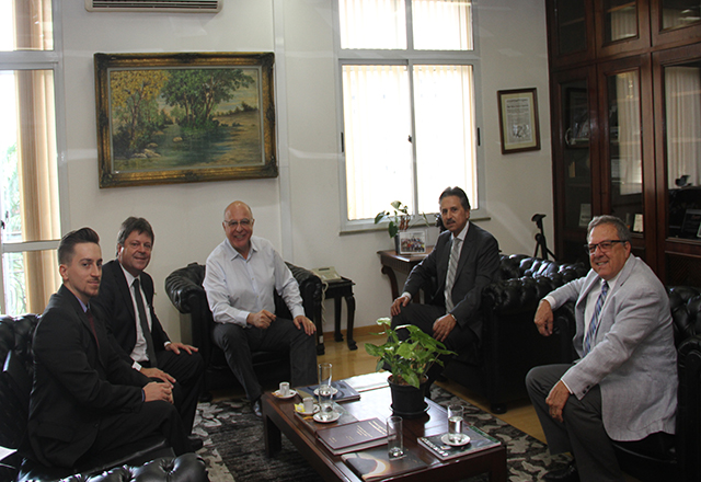 Prefeito Vlamir Sandei tem reunião com Secretários de Estado
