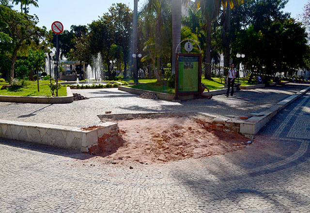 Obras de acessibilidade têm início na Praça Dr. Elias Garcia