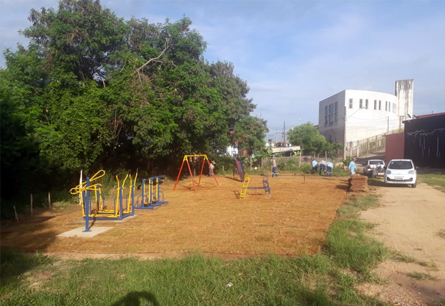 Prefeitura prepara área com playground para crianças dos bairros Santa Cruz, Santa Maria e São Pedro