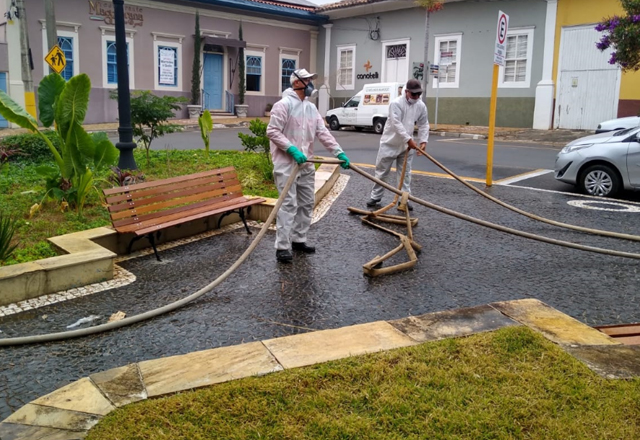 A Prefeitura do Município de Tietê realiza desinfecção em espaços públicos