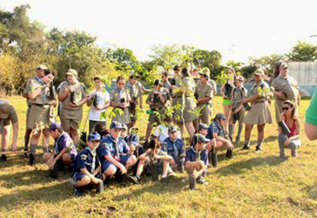 Tietê + Verde realiza plantio de 72 mudas de árvores