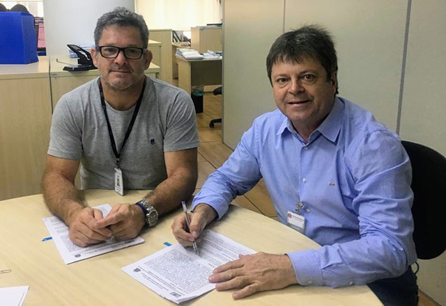 Vlamir Sandei assina convênio com a FEHIDRO