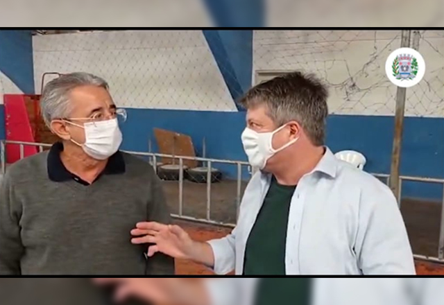 DURANTE VISITA A VACINAÇÃO CONTRA A COVID-19, NO GINÁSIO ACÁCIO FERRAZ, NO SÁBADO, 24/07, PREFEITO VLAMIR SANDEI VERIFICOU AS INSTALAÇÕES DOS SEIS NOVOS EQUIPAMENTOS DE CIRCULAÇÃO DE AR