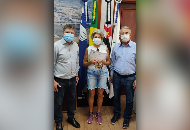 TIETÊ REPRESENTADA POR BERNADETE SIMÃO RECEBE DUAS MEDALHAS NAS PROVAS DE 5 KM E DE 10 KM DO CAMPEONATO PAULISTA DE ATLETISMO MASTER