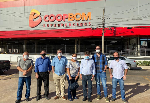CoopBom Supermercados, na fase final de sua instalação, recebe o Prefeito Vlamir Sandei